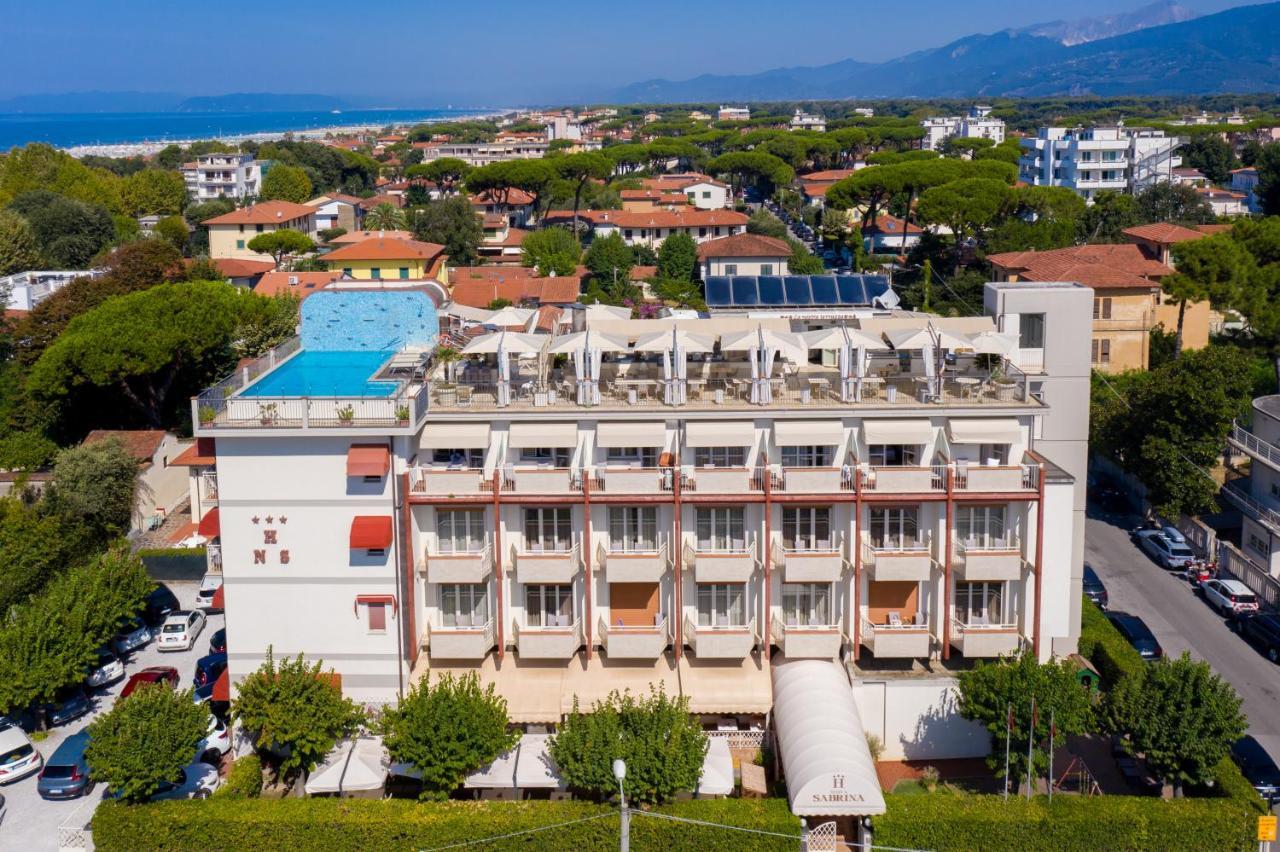 Hotel Nuova Sabrina Марина-ді-П'єтразанта Екстер'єр фото